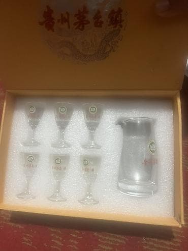 Подарочный набор для дегустации китайского байцзю - Комплектация: 6