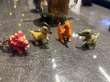 яйца динозавров растут в воде: Собираю фигурки динозавров от киндер, остались эти выделенные красным — 3