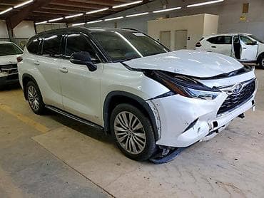 platinum: Toyota Highlander: 2022 г., 2.5 л, Автомат, Гибрид — 2
