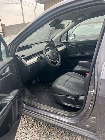 электростеклоподъемник: Интерьер кроссовера (левый руль) с современным оснащением — 10