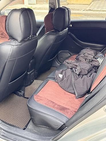 Toyota Avensis: 2006 г., 2 л, Автомат, Бензин, Универсал — 9