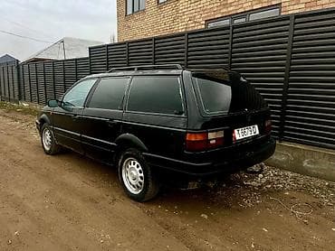 Volkswagen: Volkswagen Passat Variant: 1990 г., 1.8 л, Механика, Универсал — 2