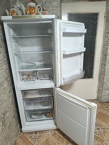 technics rs: Холодильник Indesit, Б/у, Двухкамерный — 2