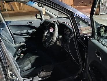 на вариант: Honda Stream: 2003 г., 2 л, Автомат, Бензин, Минивэн — 8