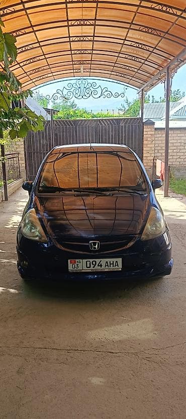 Унаа: Honda Jazz: 2002 г., 1.4 л, Кол менен иштөөчү, Бензин, Хетчбек — 3