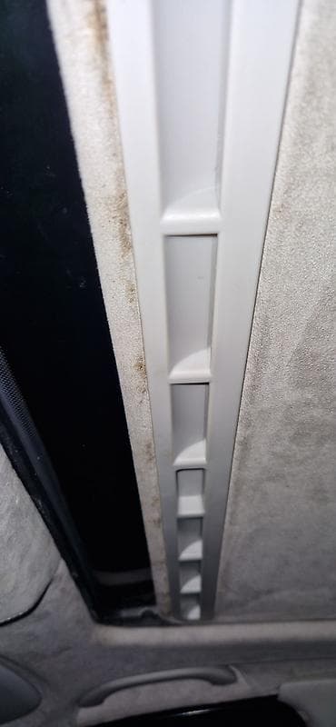 патлок: Обшивка потолка Audi 1999 г. — 1