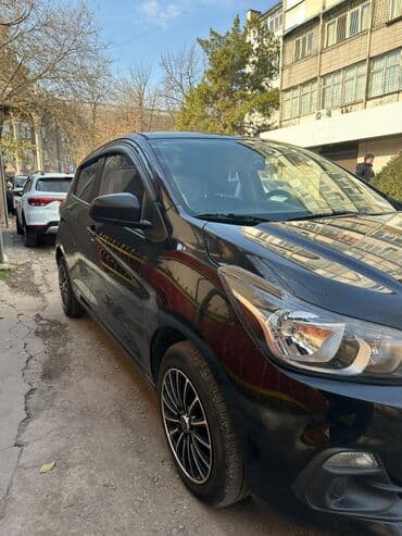 мотоцикл с автоматической коробкой передач: Chevrolet Spark: 2017 г., 1 л, Автомат, Бензин, Хетчбек — 4