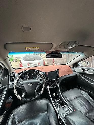 camry 2011: Hyundai Sonata: 2009 г., 2 л, Автомат, Газ, Седан — 8