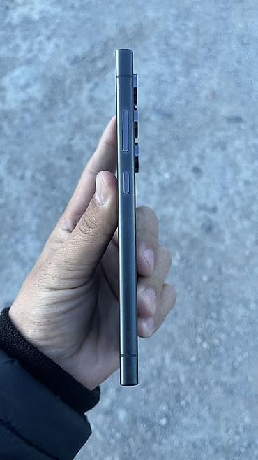 one pluse: Samsung Galaxy S24 Ultra, Б/у, 256 ГБ, цвет - Черный, 1 SIM, eSIM — 8