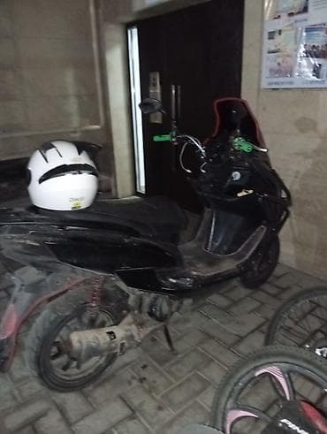 скутер сузуки 125 кубов: Макси-скутер Yamaha, 150 куб. см, Бензин, Б/у — 5