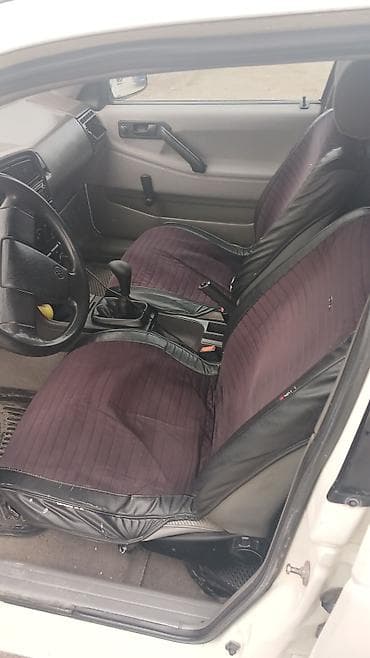 матор 240: Volkswagen Passat: 1988 г., Седан — 5