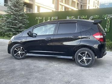 Унаа: Honda Jazz: 2011 г., 1.3 л, Кол менен иштөөчү, Бензин, Хетчбек — 3