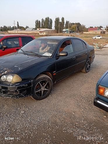 Toyota Avensis: 1998 г., 1.6 л, Механика, Бензин