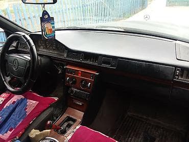 салон ешка: Mercedes-Benz W124: 1991 г., 2.3 л, Ручные, Бензин, Универсал — 1