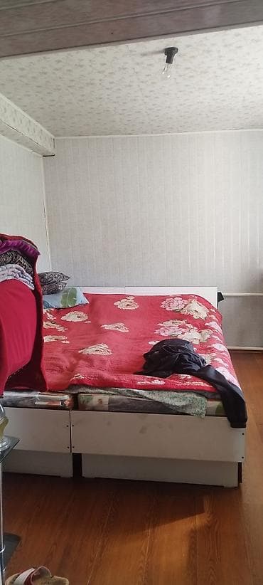 дом в манас: Продаётся дом, 4 большие комнаты, общая площадь 100м2., так же две — 9