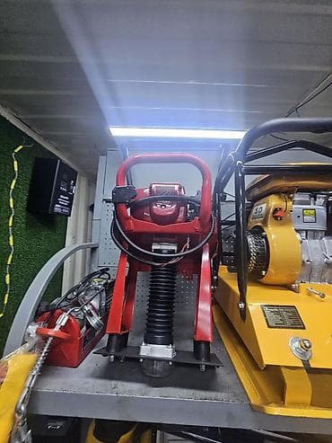 трамбовка бензиновый: Бензиновый вибро рейка (трамбовка) для уплотнения бетон жидкости — 2