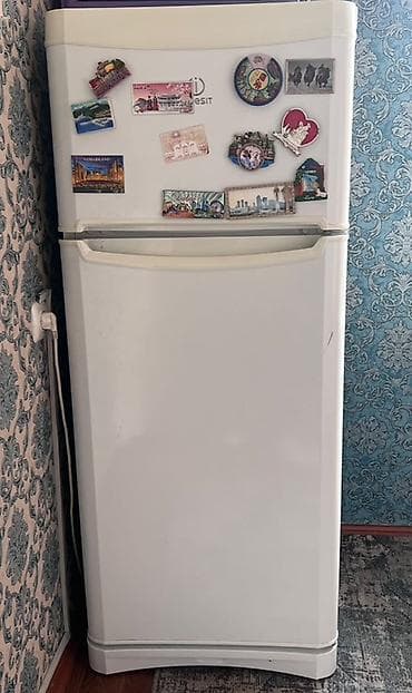 Холодильник Indesit, Двухкамерный, 160 *