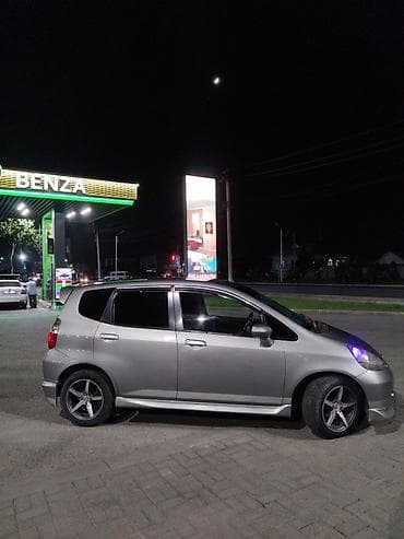 subaru forester 2001: Honda Fit: 2003 г., 1.5 л, Бензин, Хэтчбэк — 2