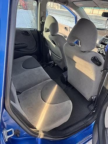 cx 9: 10 регион Компактный городской хэтчбек с просторным салоном и — 5