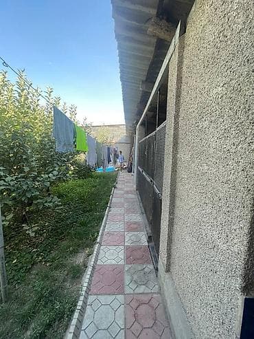 106: 🚨 СРОЧНО ПРОДАЕТСЯ ДОМ 🚨 🏡 Дом из 5 комнат 📍 Район: Кызыл-Аскер 📐 — 8
