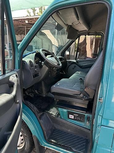 диван спринтер: Mercedes-Benz Sprinter, 2.2 CDI, средняя база, грузовой фургон — 6