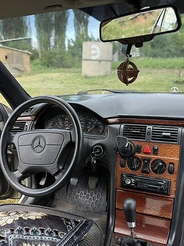 Продажа авто: Mercedes-Benz E-Class: 1997 г., 2.3 л, Механика, Газ, Седан — 10