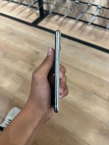 iphone ce: IPhone 11 Pro, 256 ГБ, Серебристый, 80 % — 5