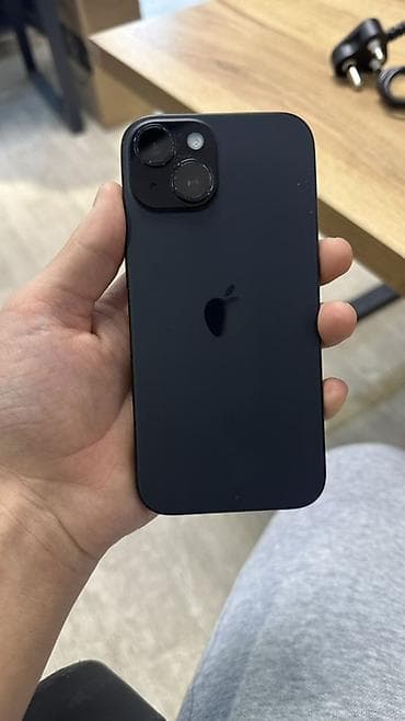 новый айфон 15: IPhone 15, Midnight, Зарядное устройство — 2