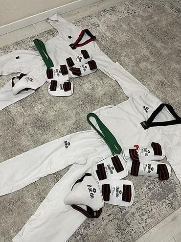 форма теквандо: Комплект для тхэквондо Daedo. Состав: - Добок Daedo (куртка с — 5