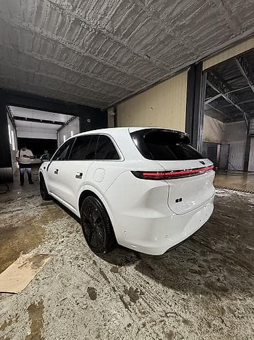 Транспорт: Lixiang L6: 2024 г., 1.5 л, Гибрид — 5