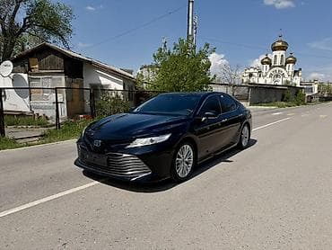 Toyota Camry: 2018 г., 2.5 л, Автомат, Гибрид, Седан