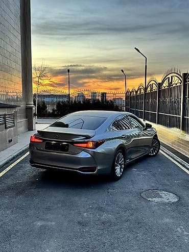 акустика: Lexus ES: 2019 г., 2.5 л, Вариатор, Гибрид, Седан — 6