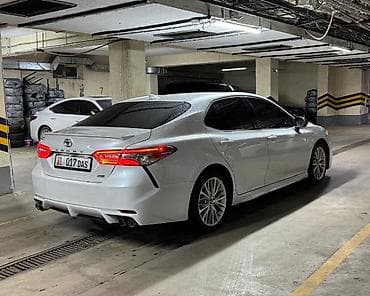 Toyota Camry: 2019 г., 2.5 л, Автомат, Бензин, Седан — 4