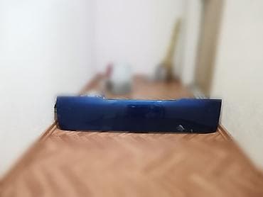 yaris: Накладка крышки багажника Toyota, 2001 г., Б/у, Оригинал — 2