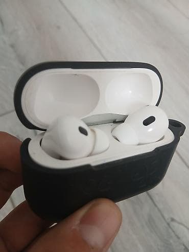 samsung a23: Продаю AirPods pro. коробка есть. Б/у уже 2 месяч назад купил. В — 1