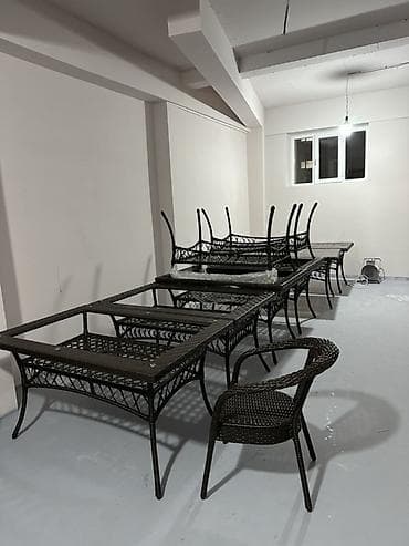 пластмассовый контейнер: Стол и стул для кафе — 2