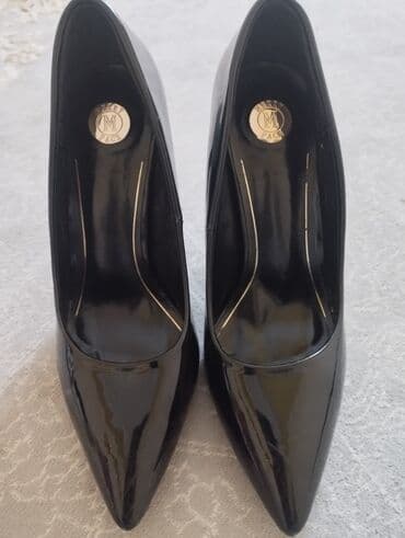 женские слипоны больших размеров: Продам туфли, хорошего качества. Размер:37 Цена: 1200 сом ( — 3