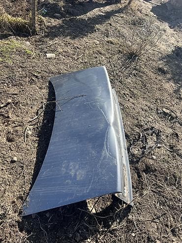 Кузовные детали: Крышка багажника Audi, 1993 г., Б/у, Оригинал — 3