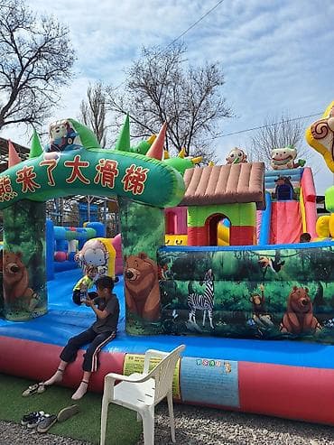 red castle: Надувной детский игровой комплекс с горками и батутом - Большой яркий — 1