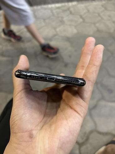 IPhone 11 Pro, цвет Space Gray Основные характеристики: - Экран 5.8" at lalafo.kg IPhone 11 Pro, цвет Space Gray Основные характеристики: - Экран 5.8"
