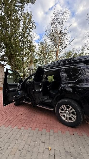 ришетка: Toyota Land Cruiser Prado: 2010 г., 4 л, Автомат, Бензин, Внедорожник — 1