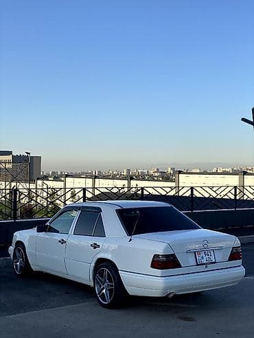 mers 212: Mercedes-Benz E-Class: 1994 г., 2.2 л, Механика, Бензин, Седан — 5