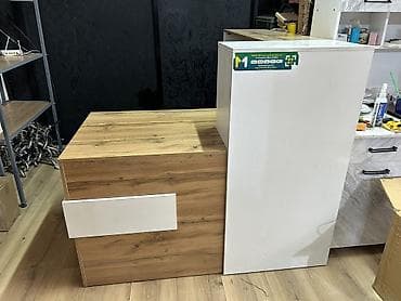 coffee table: Продаётся стол ресепшн Стильный и удобный стол для ресепшн. Отлично — 4