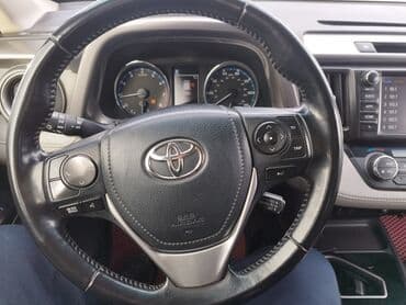 Toyota RAV4: 2018 г., 2.4 л, Типтроник, Бензин, Кроссовер