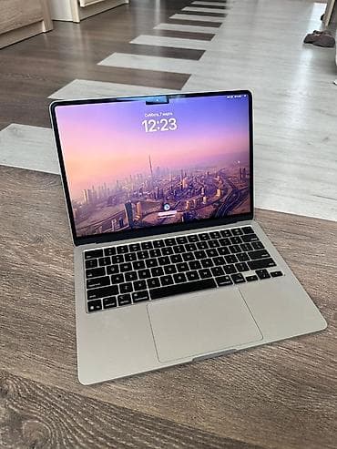 Ноутбуки: Apple MacBook Air 13" (серебристый) - Экран Liquid Retina (узкие — 2
