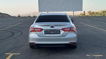 byd e5: Toyota Camry: 2018 г., 2.5 л, Вариатор, Гибрид, Седан — 6