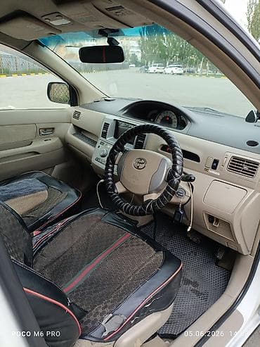 Продажа авто: Toyota Raum: 2003 г., 1.5 л, Хэтчбэк — 7