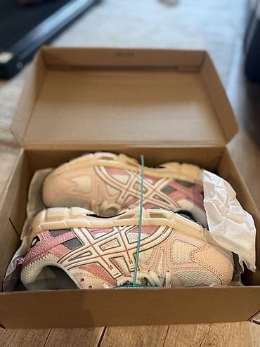 Личные вещи: Кроссовки, 39, Asics, Новый, цвет - Розовый, Самовывоз, Бесплатная доставка — 1