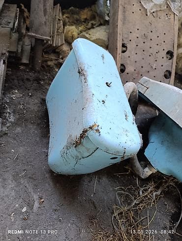 Үй жана бакча: Унитаз Полго орнотуу, Колдонулган, Материалы: Фаянс — 2