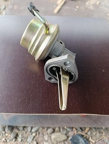 Фильтры: Механический топливный насос (бензонасос), используемый в автомобилях — 3